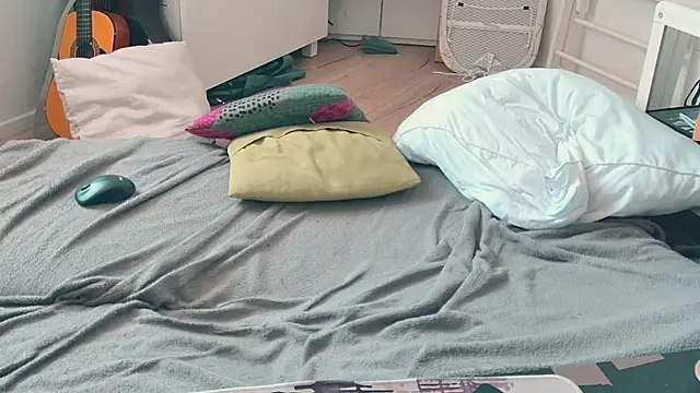 CeriseLapine webcam