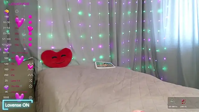 DaddysSluttyGirl2001 webcam