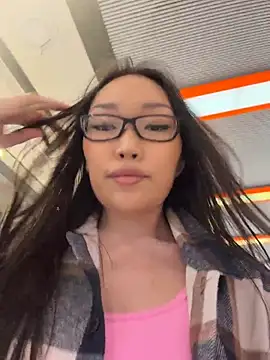 trytomakememoam webcam