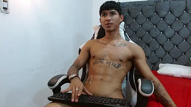 luka_big18 Live Web Cam Show