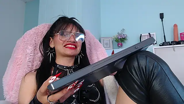 Emerald_gh webcam