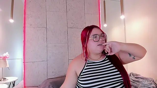 Lushi_Love webcam