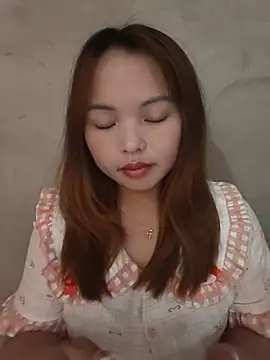 Mina_xYx webcam