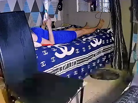 Trish_CurveCock webcam