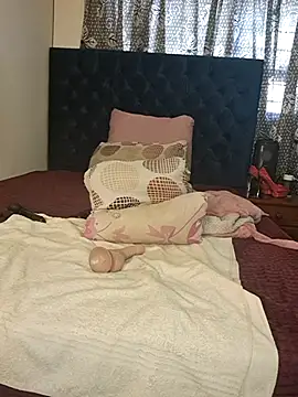 BootyCallEver webcam