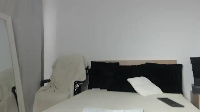Layla23a webcam