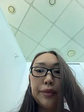 trytomakememoam webcam