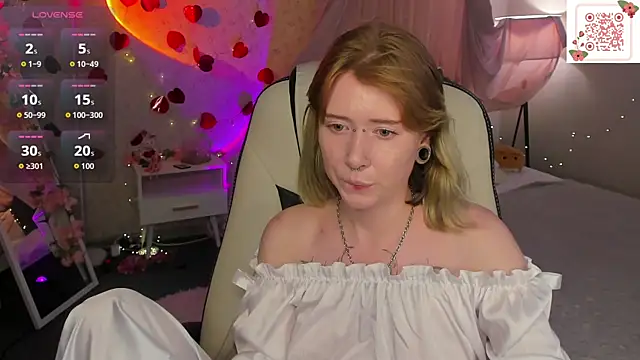 Elira_Vane webcam