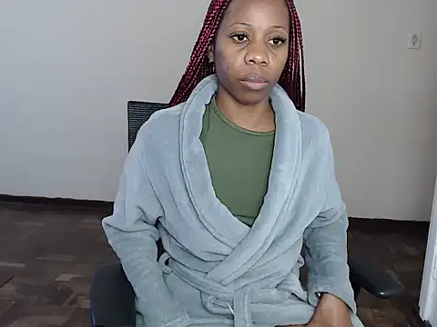 QUEENMANDYY webcam