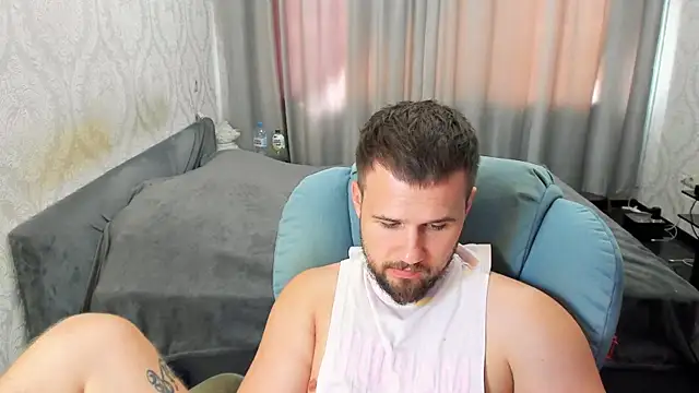 Vladik_b live sex cam