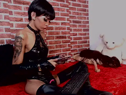 PHLauraLove Live Web Cam Show