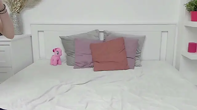 MissYvie webcam