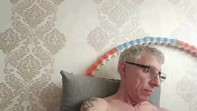 bobbyxroyal - BobbyXRoyal's free webcam - UK Sex Cams