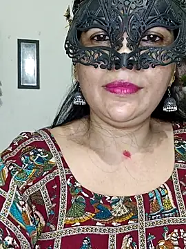BhabhiPooja69 webcam