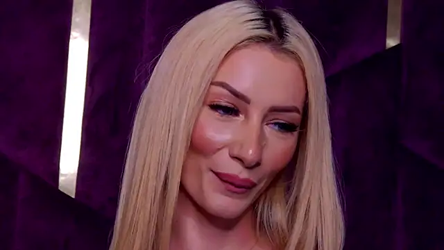 AngieShae webcam