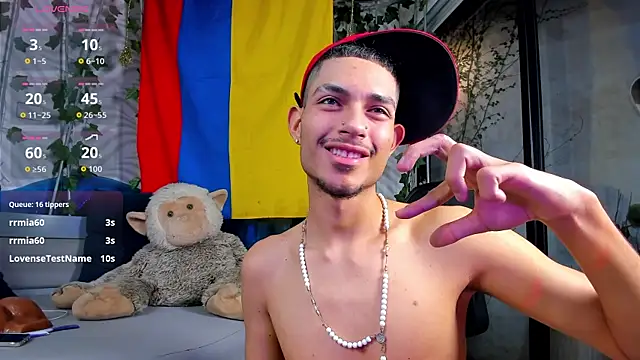 ItsZairen live cam on StripChat