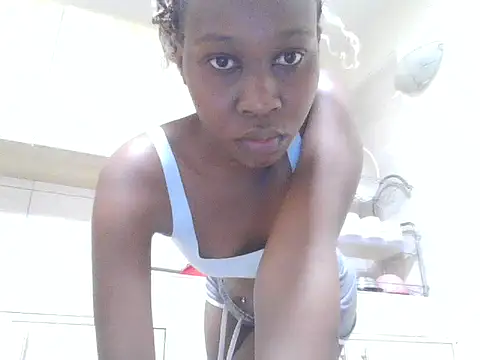 Cutezipora live cam on StripChat