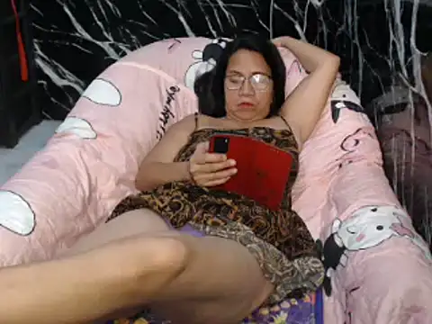 ASIANDOLLY4U69 live cam on StripChat