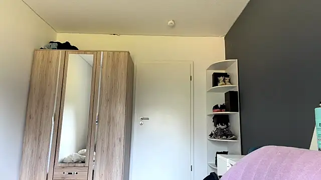 SpanishRooter webcam