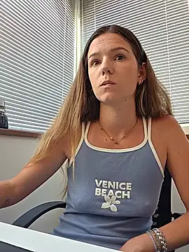 lucie_mehott live cam on StripChat