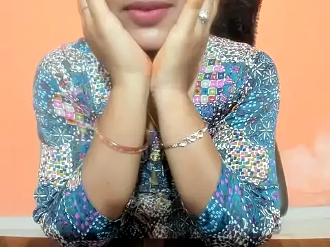 Kudi_Kiyara webcam