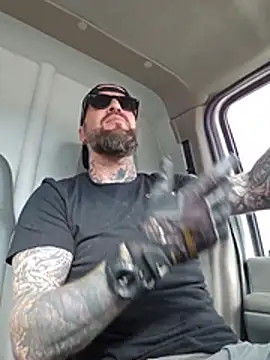 Beardedtattood webcam