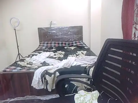 lusty_kaira webcam