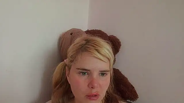 HornyElena webcam