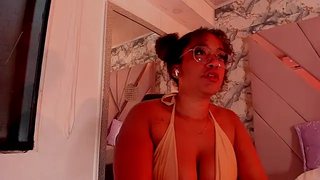 mia_rouxx1 webcam