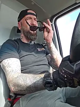 Beardedtattood webcam