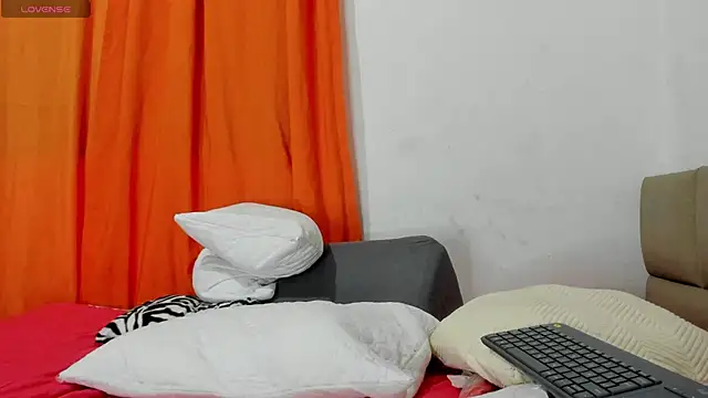 lilybaudyn_ live cam on StripChat