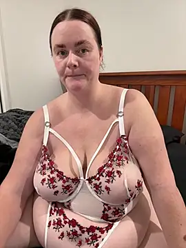 carinabro10 Live Web Cam Show