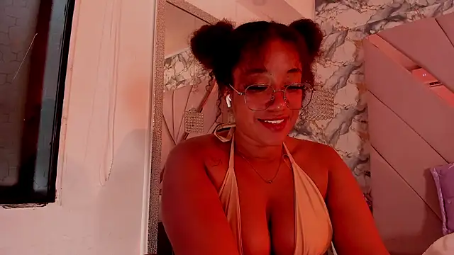 mia_rouxx1 webcam