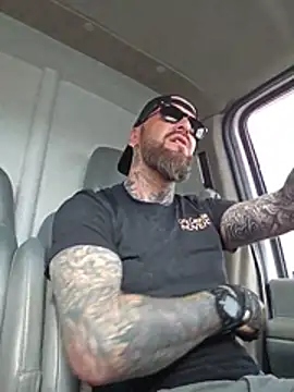 Beardedtattood webcam