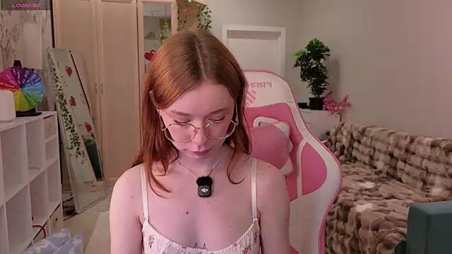 eva_aria (F teen) - Panties close-up tease 👀💗