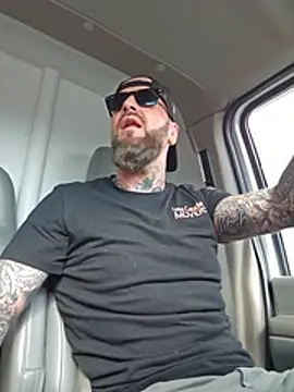 Beardedtattood webcam