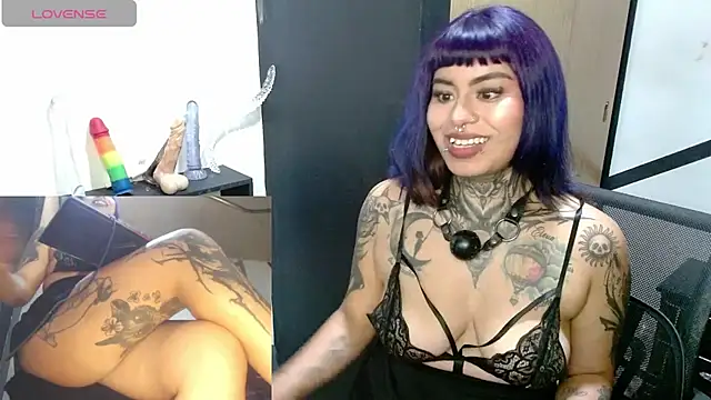 miss_cloverrr webcam