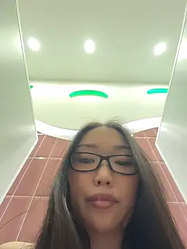 trytomakememoam webcam