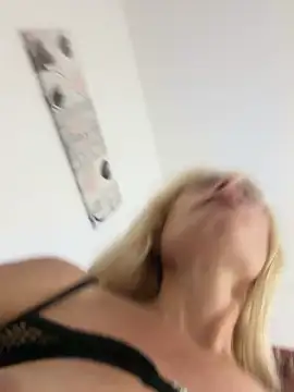 slg1 Live Webcam on Stripchat