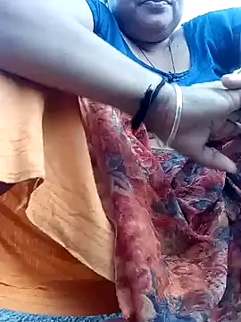 Menka_cut34 webcam