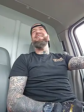 Beardedtattood webcam