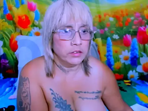 indianroxy webcam