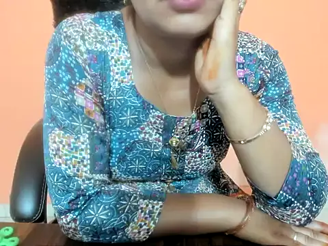 Kudi_Kiyara webcam