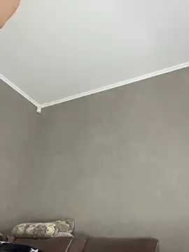 LaraVoosh webcam