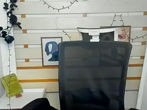 Josephine_Kiss webcam