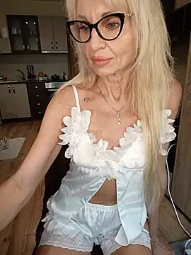Mila_Lovi webcam