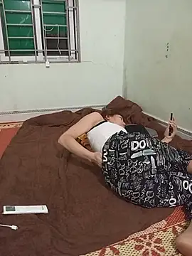 aiai220 live cam on StripChat