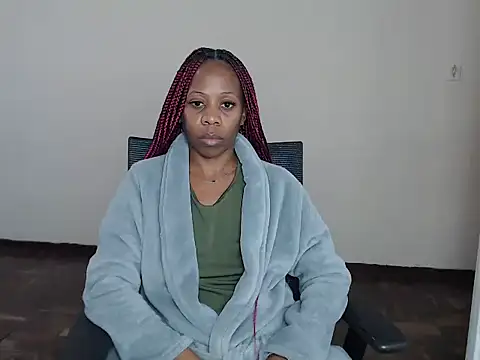 QUEENMANDYY webcam
