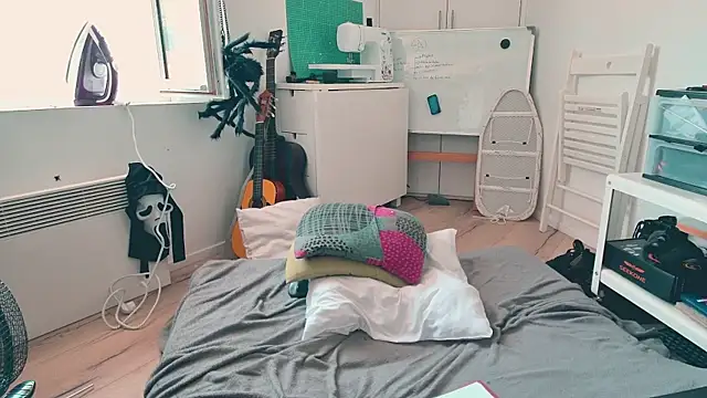 CeriseLapine Live Web Cam Show