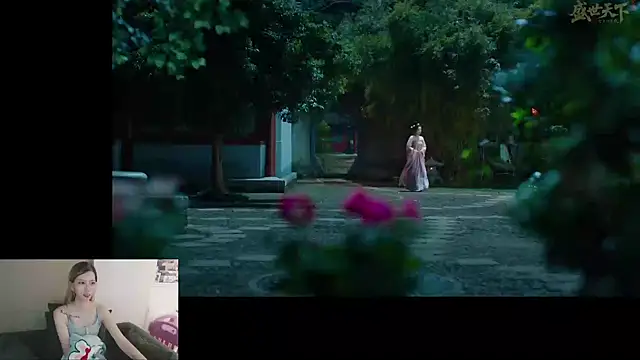美女whitecat13在线直播
